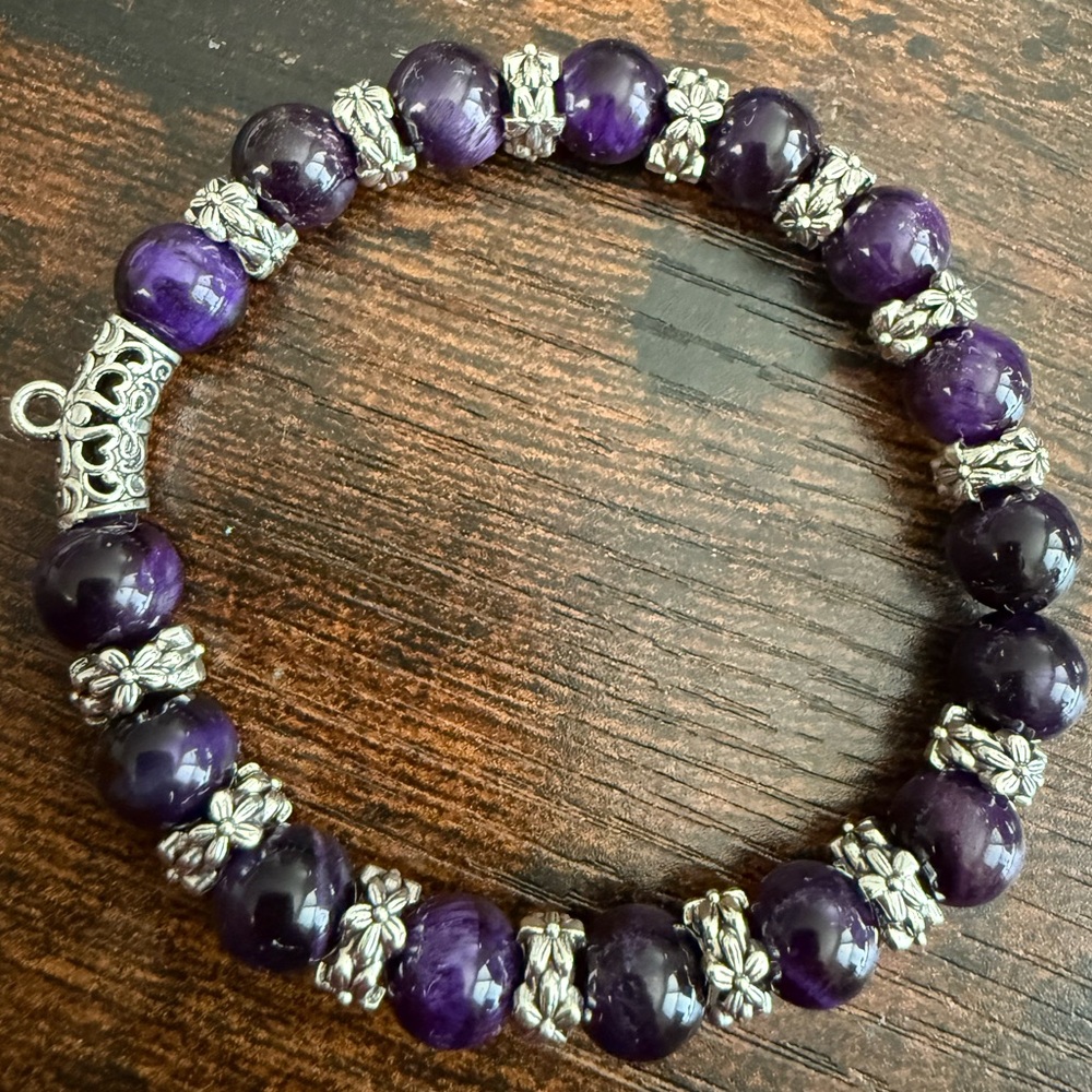 Elegant Amethyst Gemstone Bracelet
